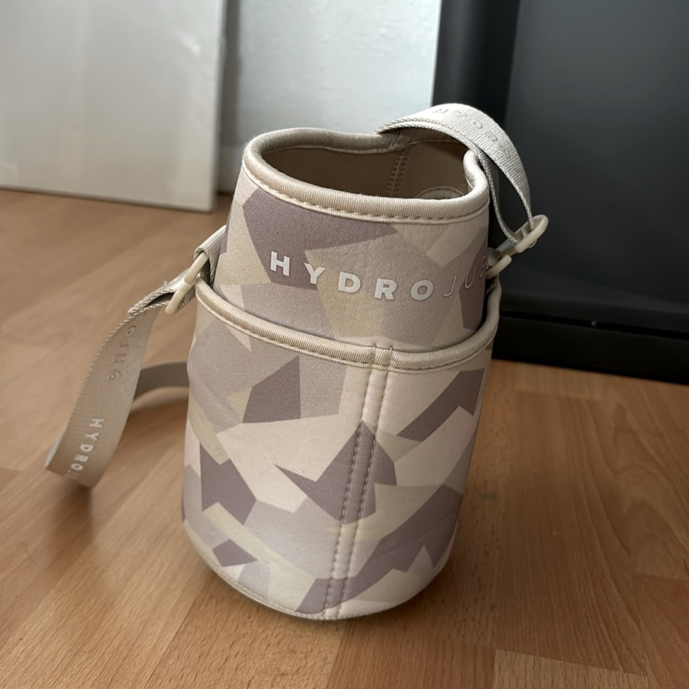 Hydrojug 73oz bottle sleeve